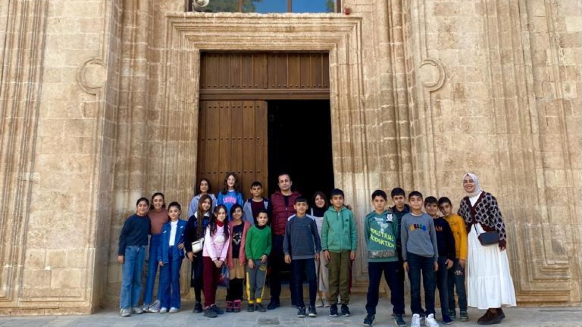 Öğrencilerimiz İlçemizde Bulunan Tarihi Ulu Camiyi Ziyaret Ettiler